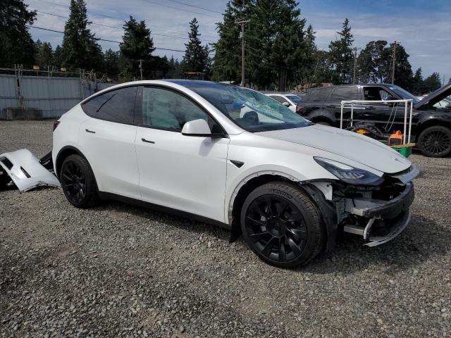 7SAYGAEE4NF518942 - 2022 TESLA MODEL Y Blanc photo 4