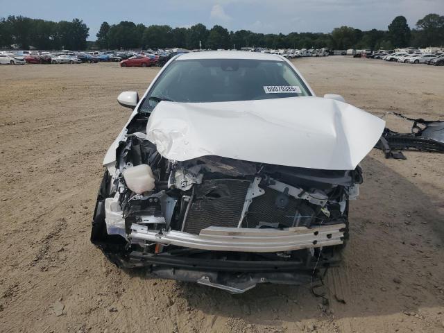 5YFEPMAE6NP377867 - 2022 TOYOTA COROLLA LE Білий фото 5