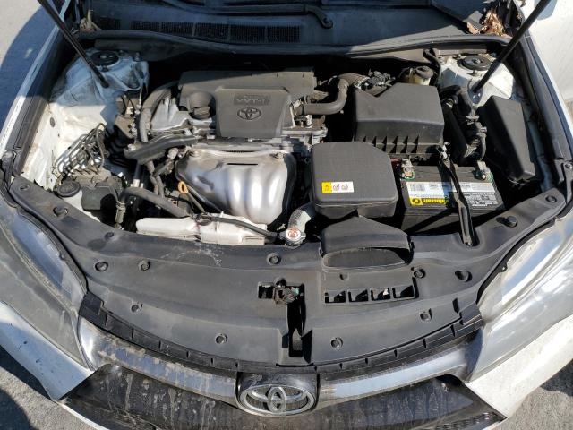4T1BF1FK2HU452943 - 2017 TOYOTA CAMRY LE WHITE photo 11
