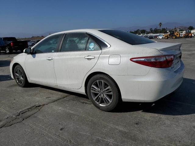 4T1BF1FK2HU452943 - 2017 TOYOTA CAMRY LE WHITE photo 2