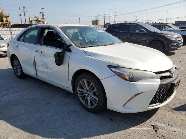 4T1BF1FK2HU452943 - 2017 TOYOTA CAMRY LE WHITE photo 4