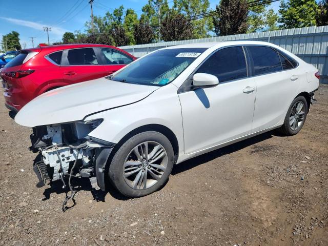 2015 TOYOTA CAMRY LE, null
