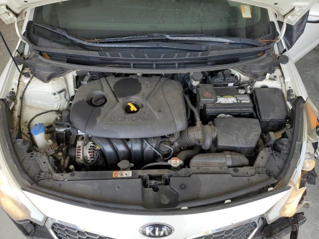 KNAFX4A6XG5552194 - 2016 KIA FORTE LX WHITE photo 11