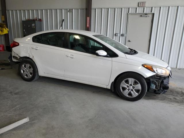 KNAFX4A6XG5552194 - 2016 KIA FORTE LX WHITE photo 4