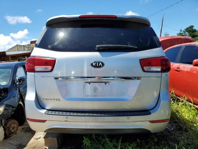 KNDMA5C16H6227217 - 2017 KIA SEDONA L SILVER photo 6