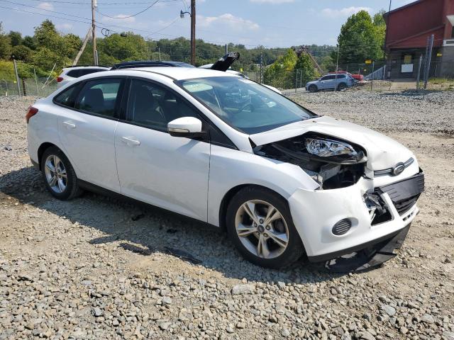 1FADP3F29EL228498 - 2014 FORD FOCUS SE WHITE photo 4