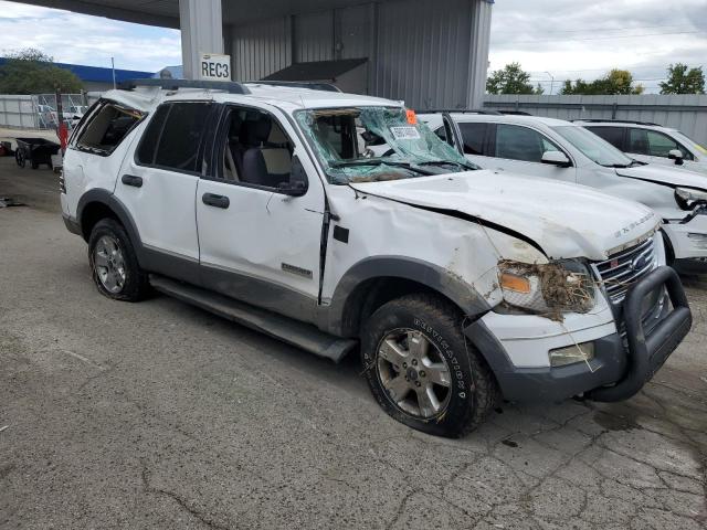 1FMEU63E26UB29018 - 2006 FORD EXPLORER XLT WHITE photo 4