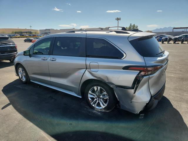 5TDJRKEC5RS211276 - 2024 TOYOTA SIENNA XLE SILVER photo 2
