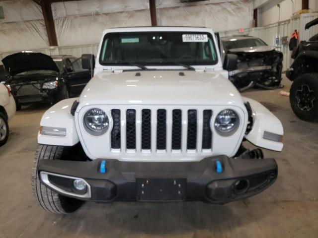 1C4JJXP6XNW259894 - 2022 JEEP WRANGLER U SAHARA 4XE WHITE photo 5