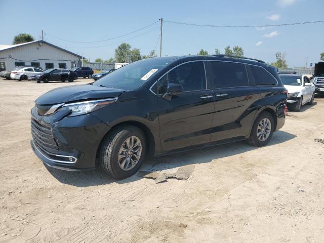 2022 TOYOTA SIENNA XLE, 