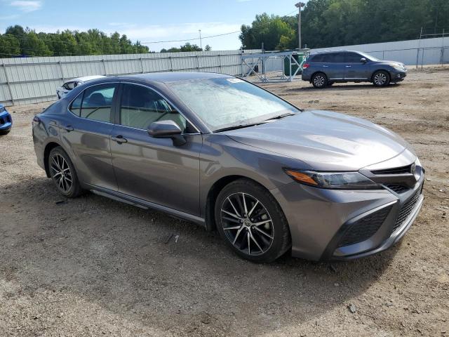 4T1G11AK5MU486607 - 2021 TOYOTA CAMRY SE GRAY photo 4