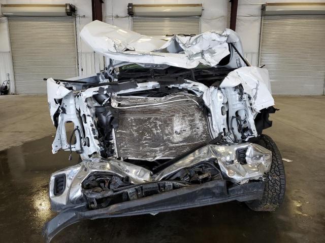 2GC4YLE76R1178112 - 2024 CHEVROLET SILVERADO K2500 HEAVY DUTY WHITE photo 5