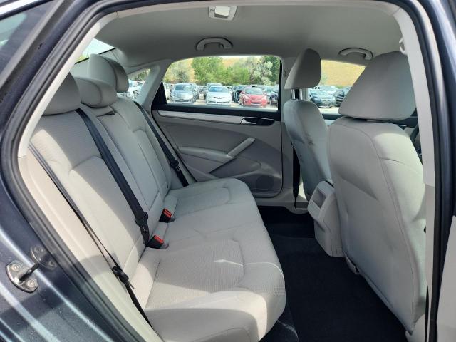 1VWAT7A36HC012836 - 2017 VOLKSWAGEN PASSAT S ნაცრისფერი ფოტო 10