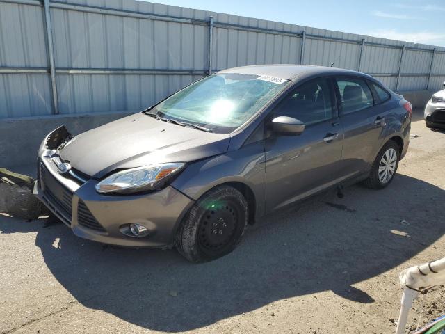 1FAHP3F22CL301502 - 2012 FORD FOCUS SE GRAY photo 1