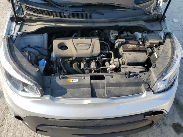 KNDJN2A2XJ7545066 - 2018 KIA SOUL SILVER photo 12
