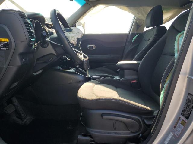 KNDJN2A2XJ7545066 - 2018 KIA SOUL SILVER photo 7