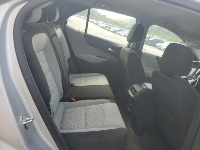 2GNAXHEV0J6111845 - 2018 CHEVROLET EQUINOX LS 银色 照片 11