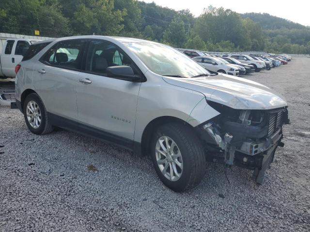 2GNAXHEV0J6111845 - 2018 CHEVROLET EQUINOX LS 银色 照片 4
