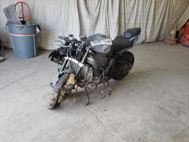 JKBZXJG18KA000449 - 2019 KAWASAKI ZX636 K GRAY photo 2