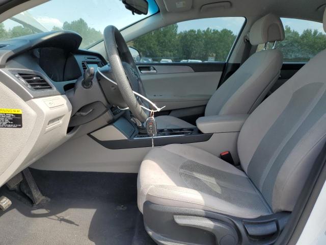 5NPE24AF5GH376376 - 2016 HYUNDAI SONATA SE WHITE photo 7