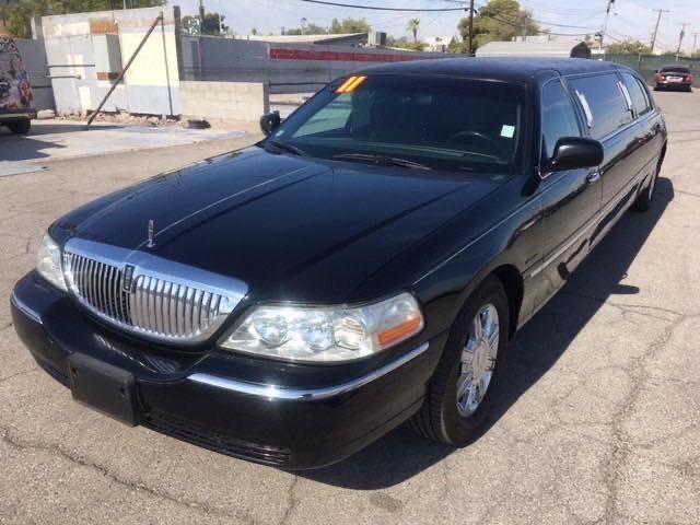 2L1FL8JW7AX602025 - 2010 LINCOLN TOWN CAR EXECUTIVE BLACK photo 2