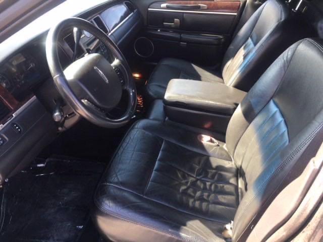 2L1FL8JW7AX602025 - 2010 LINCOLN TOWN CAR EXECUTIVE BLACK photo 5
