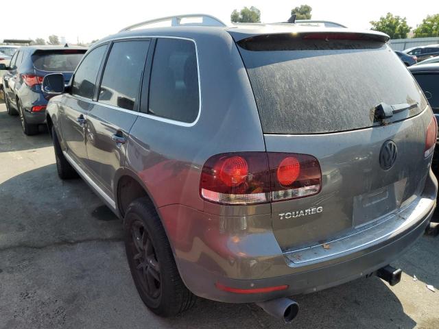 WVGBE77L78D022600 - 2008 VOLKSWAGEN TOUAREG 2 V6 GRAY photo 2