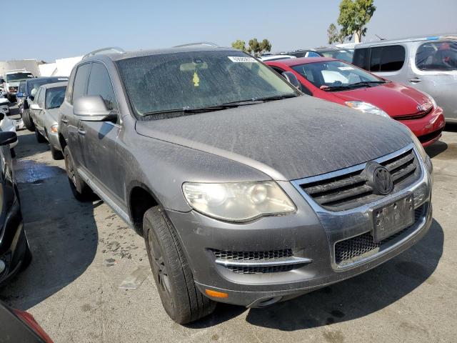 WVGBE77L78D022600 - 2008 VOLKSWAGEN TOUAREG 2 V6 GRAY photo 4