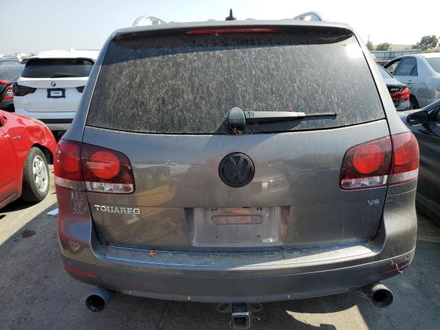 WVGBE77L78D022600 - 2008 VOLKSWAGEN TOUAREG 2 V6 GRAY photo 6