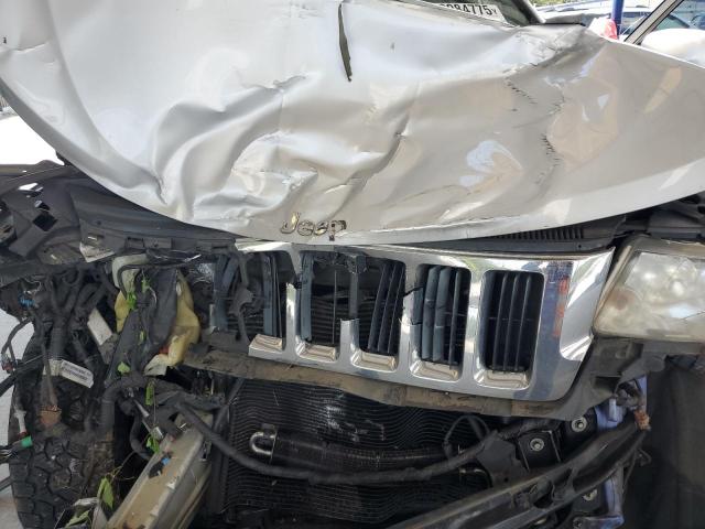 1J4RS4GG0BC545560 - 2011 JEEP GRAND CHER LAREDO فضي صورة 12