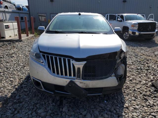 2LMDJ6JKXDBL24739 - 2013 LINCOLN MKX SILVER photo 5