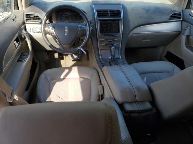 2LMDJ6JKXDBL24739 - 2013 LINCOLN MKX SILVER photo 8