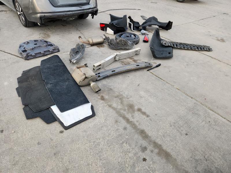 1N4BL4EV6KC169846 - 2019 NISSAN ALTIMA SL GRAY photo 12