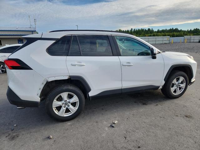 2T3P1RFV3LC136840 - 2020 TOYOTA RAV4 XLE WHITE photo 3
