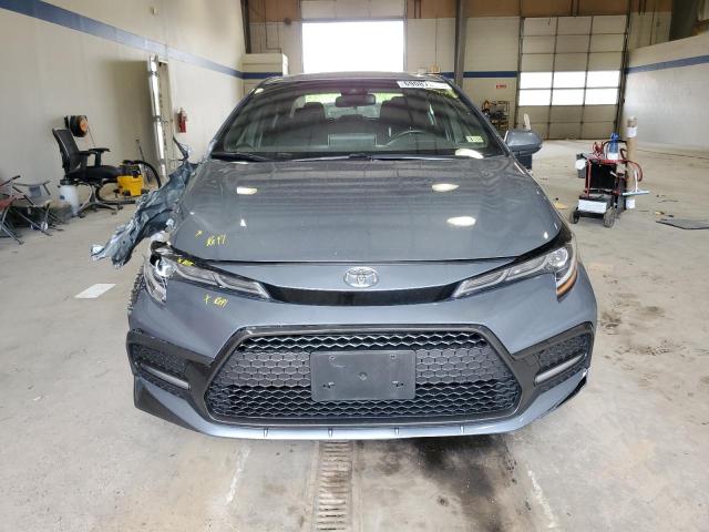 JTDP4RCEXLJ037988 - 2020 TOYOTA COROLLA SE GRAY photo 5
