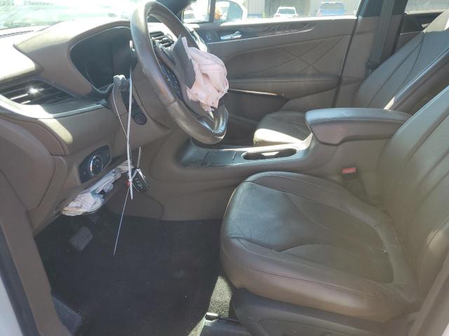 5LMCJ3D90HUL58068 - 2017 LINCOLN MKC RESERVE WHITE photo 7