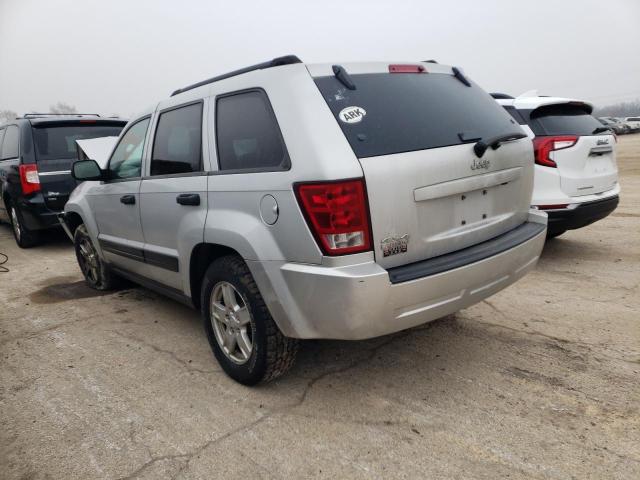 1J4GR48K56C115387 - 2006 JEEP GRAND CHER LAREDO SILVER photo 2