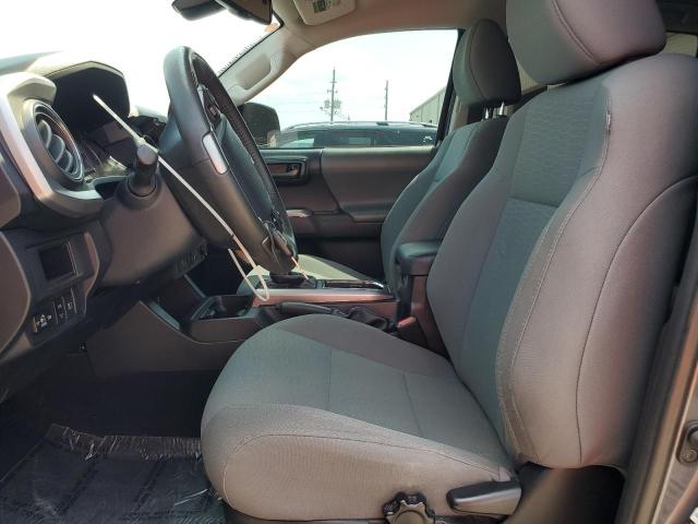 5TFAZ5CN7JX060896 - 2018 TOYOTA TACOMA DOUBLE CAB Szary zdjęcie 7