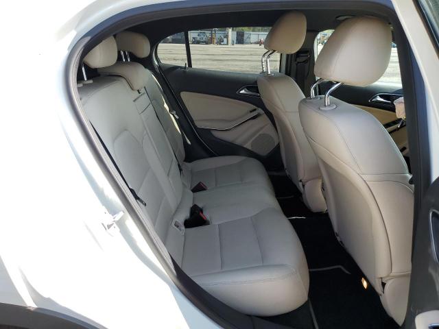 WDCTG4EB5JJ457757 - 2018 MERCEDES-BENZ GLA 250 Beyaz fotoğraf 10