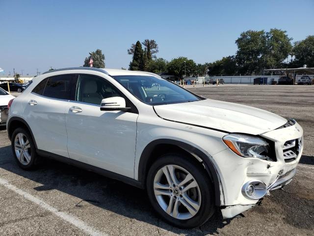 WDCTG4EB5JJ457757 - 2018 MERCEDES-BENZ GLA 250 Beyaz fotoğraf 4