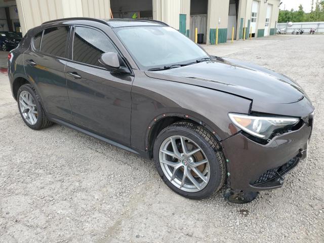 ZASFAKNN2J7C12339 - 2018 ALFA ROMEO STELVIO TI SPORT BROWN photo 4