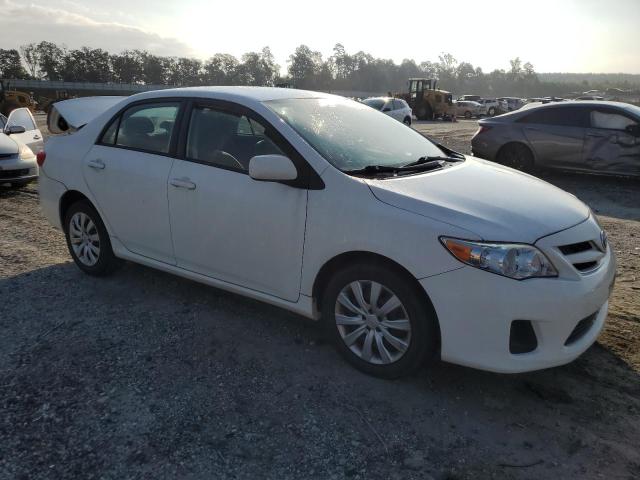 2T1BU4EE9CC805529 - 2012 TOYOTA COROLLA BASE أبيض صورة 4