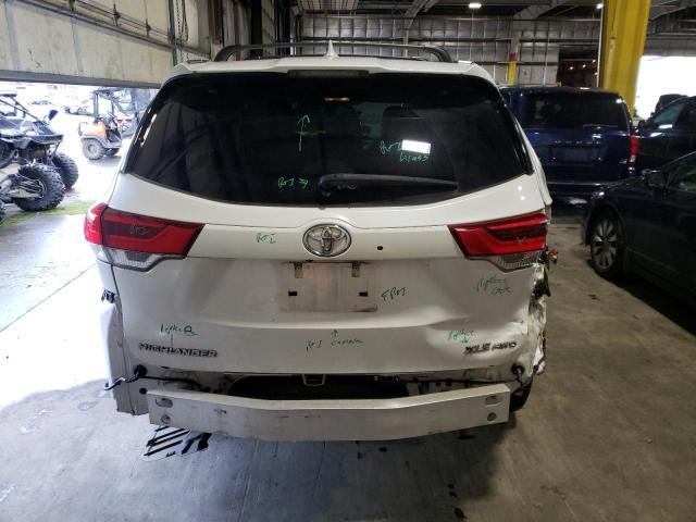 5TDJZRFH0KS571239 - 2019 TOYOTA HIGHLANDER SE WHITE photo 6