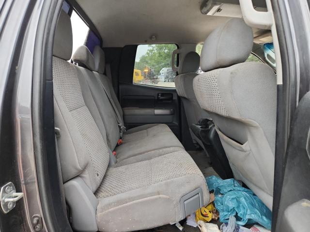 5TFRM5F11BX025511 - 2011 TOYOTA TUNDRA DOUBLE CAB SR5 GRAY photo 10
