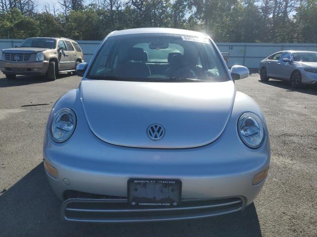 3VWBK31C54M411312 - 2004 VOLKSWAGEN NEW BEETLE GL Արծաթագույն լուսանկար 5
