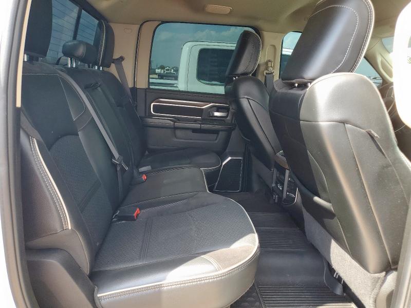 3C6UR5FL7NG438403 - 2022 RAM 2500 LARAMIE WHITE photo 10