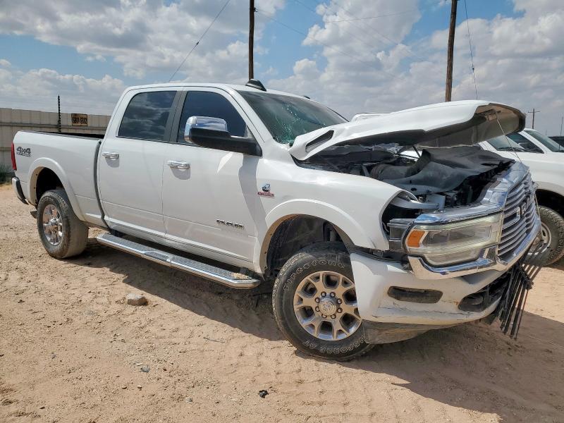 3C6UR5FL7NG438403 - 2022 RAM 2500 LARAMIE WHITE photo 4