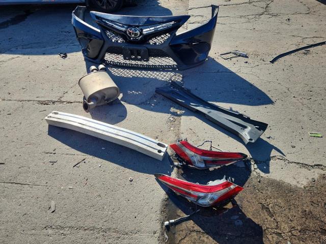 4T1B11HK6JU595363 - 2018 TOYOTA CAMRY L BLUE photo 12