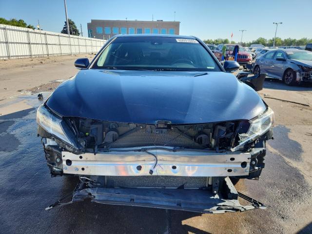 4T1B11HK6JU595363 - 2018 TOYOTA CAMRY L BLUE photo 5