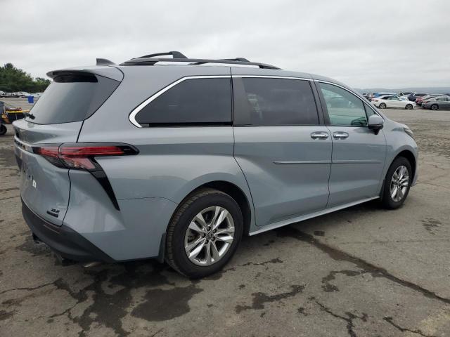 5TDASKFCXNS058083 - 2022 TOYOTA SIENNA XLE SILVER photo 3